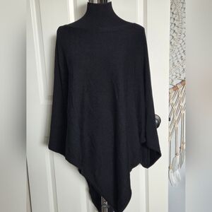 Lululemon On The Go knit poncho/ wrap
